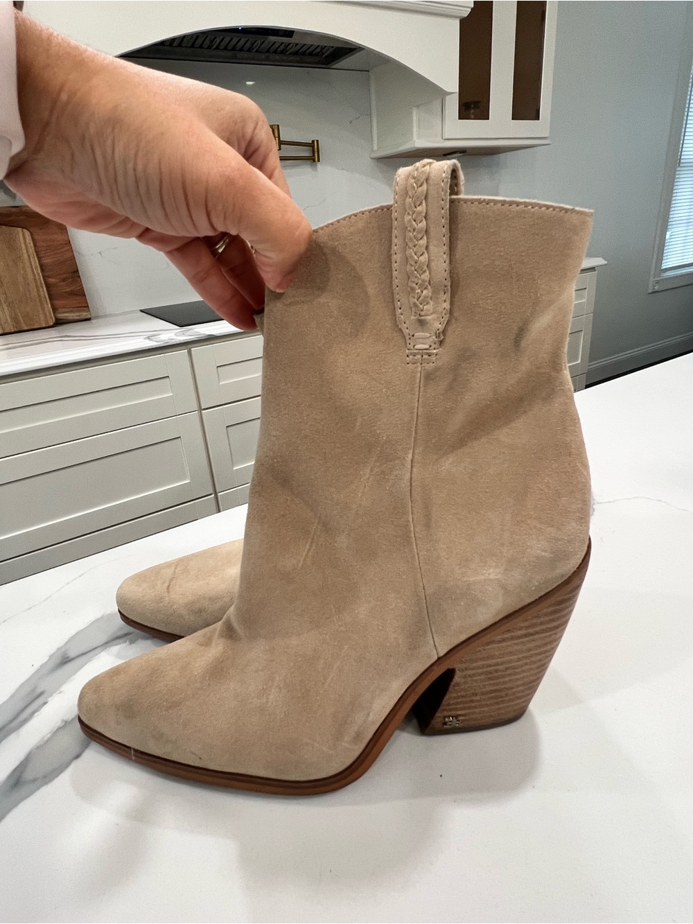 NEUTRAL DREAM! Sam Edelman Agnes Suede Western Booties Size 8